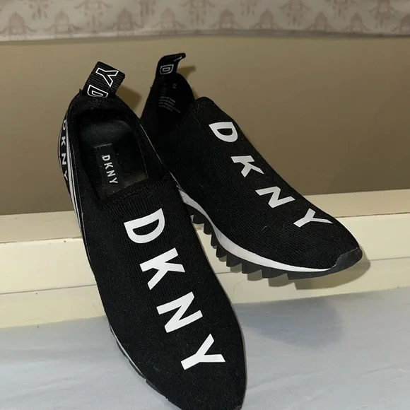 DKNY Abbi Sneakers - Picture 2 of 3